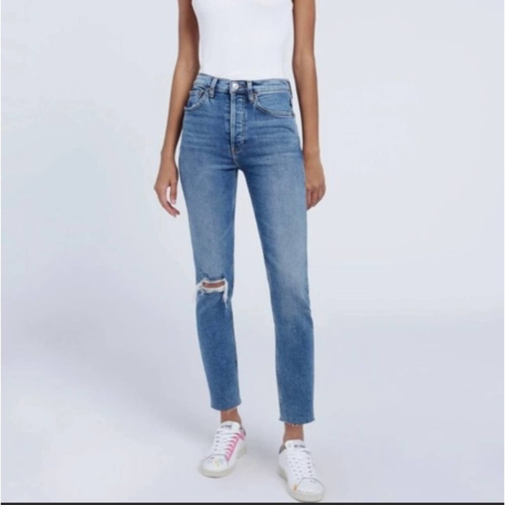 RE/DONE 90's High Rise Ankle Crop in Medium Worn Distressed Jeans Size: 29